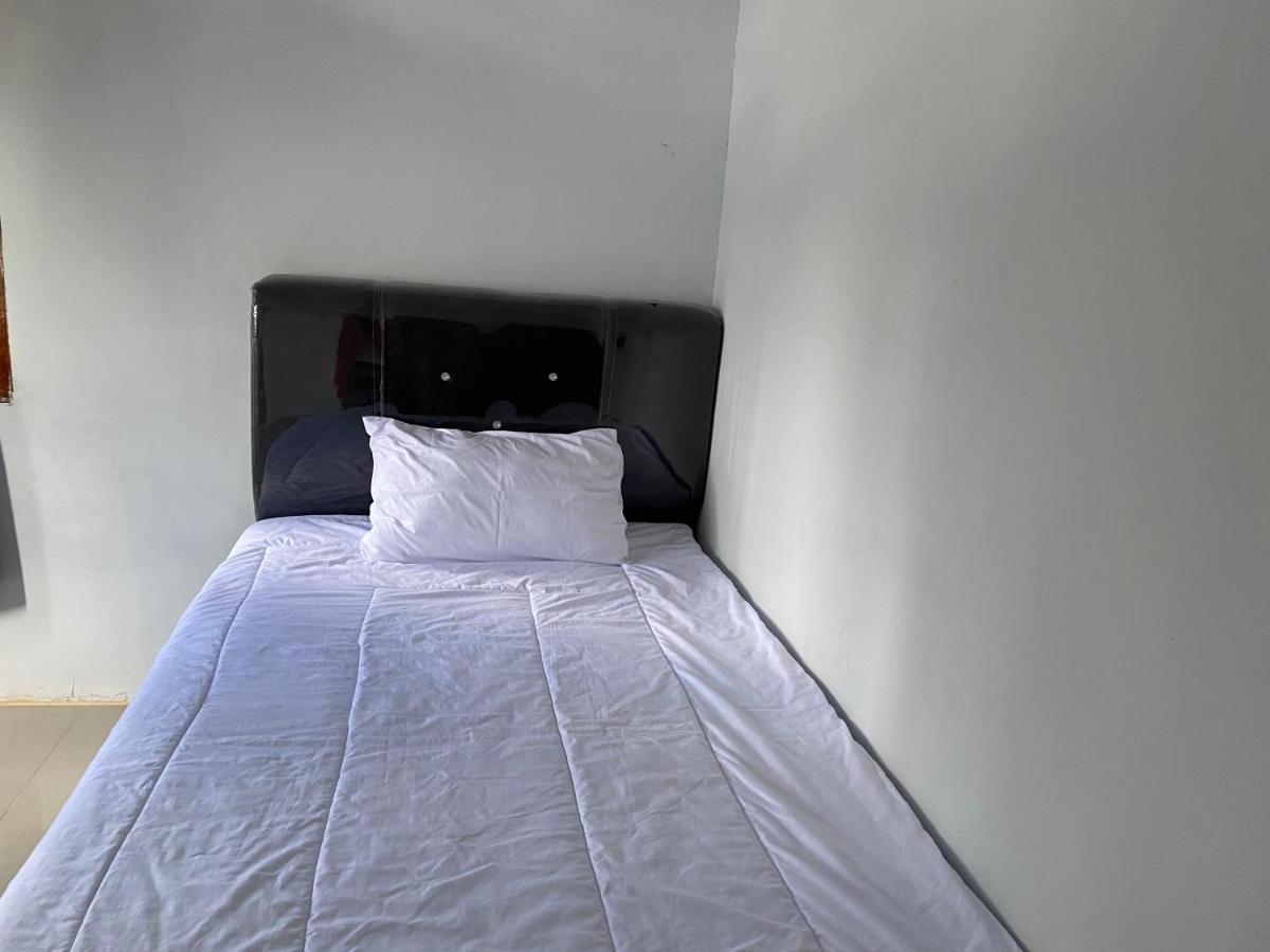 Khalisa Home Syariah بونتِياناك المظهر الخارجي الصورة